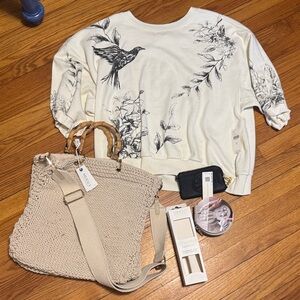 Ivory Floral & Bird Print Pullover Sweatshirt - Ivory/Black